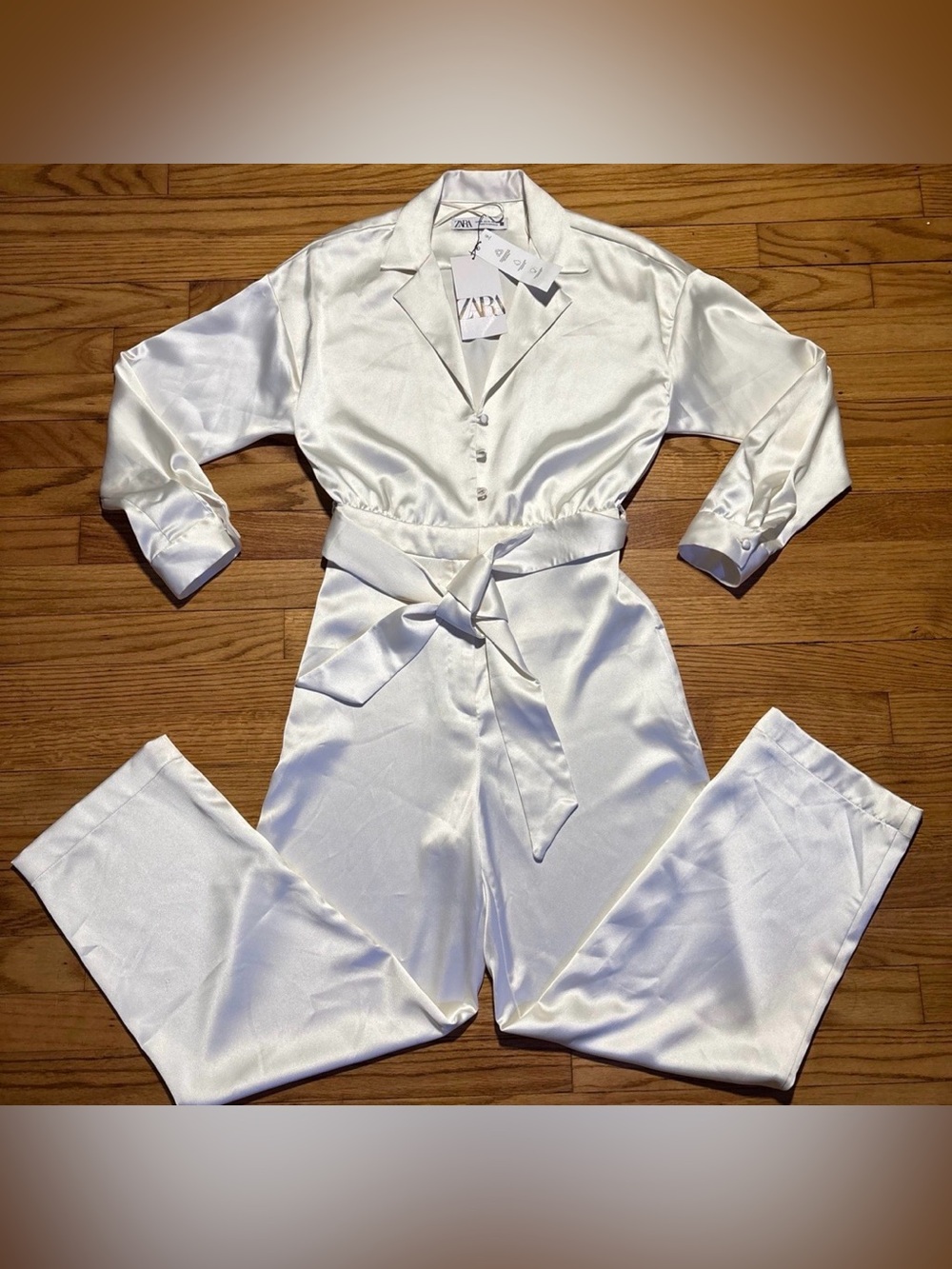 ZARA Cream satin jumpsuit w notched lapel, front button & tie-waist sz XS NEW!